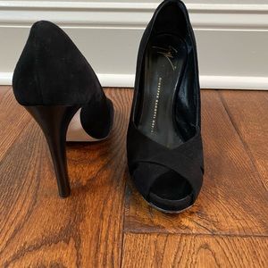 Giuseppe Zanotti - Koka Black suede peep toe criss cross pump size 7.5M